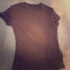 Green short sleeve tee